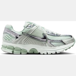 Nike Women's Zoom Vomero 5 Shoes