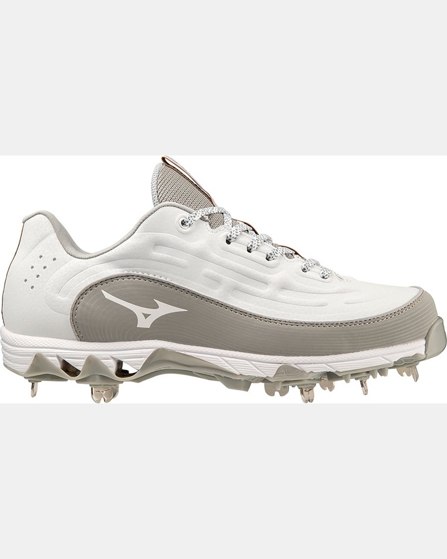 Mizuno Women's 9-Spike Swift 8 Metal Fastpitch Softball Cleats - Image 4