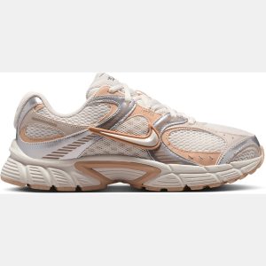 Nike Women's V5 RNR Shoes